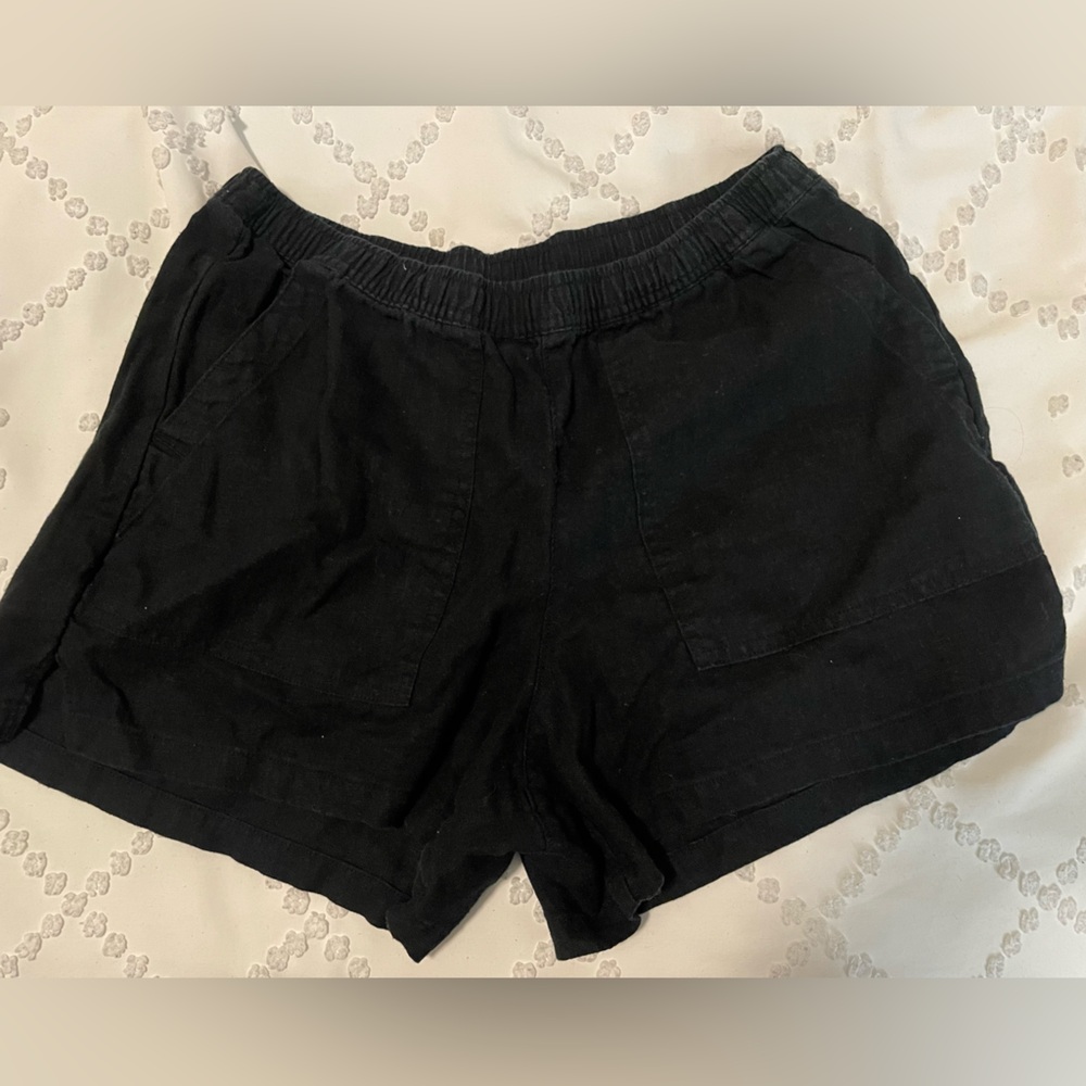 Universal Thread Women’s Black Linen Shorts